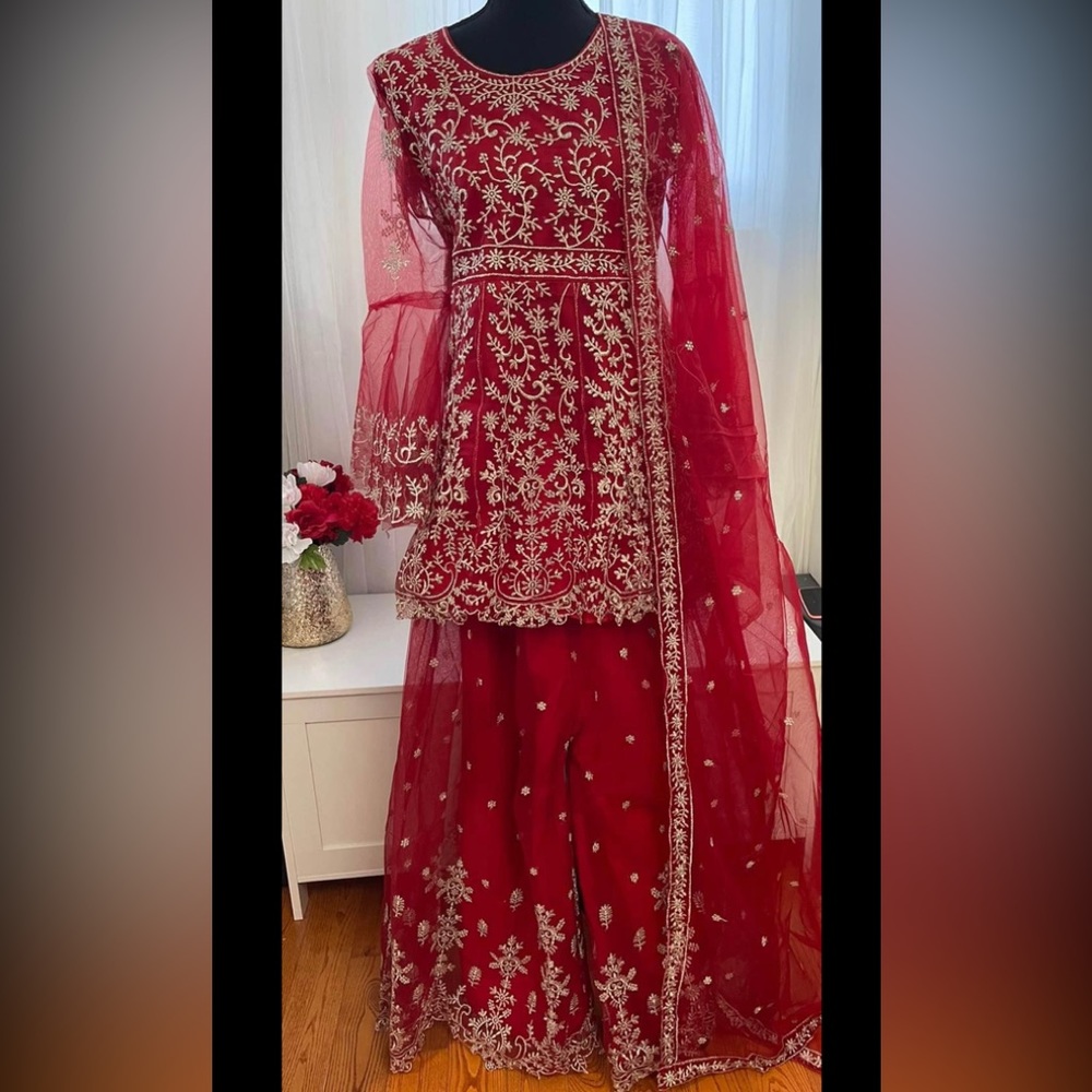 women party wear sharara suit plazo dress
Size:43 - Picture 1 of 4
